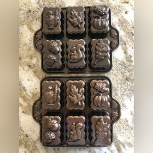 Nordic Ware Harvest Mini Loaf Pan (2-Brand New)